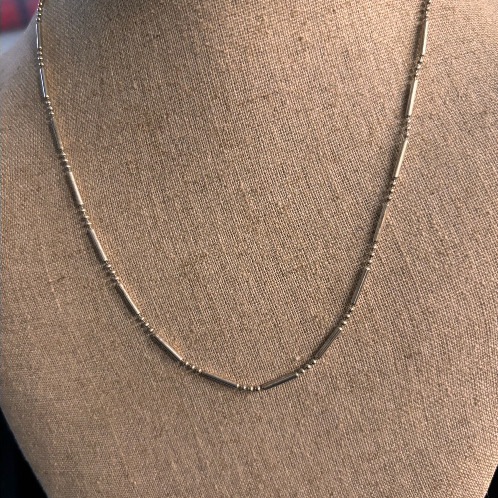 Elegant Silver Necklace - Picture 9 of 12